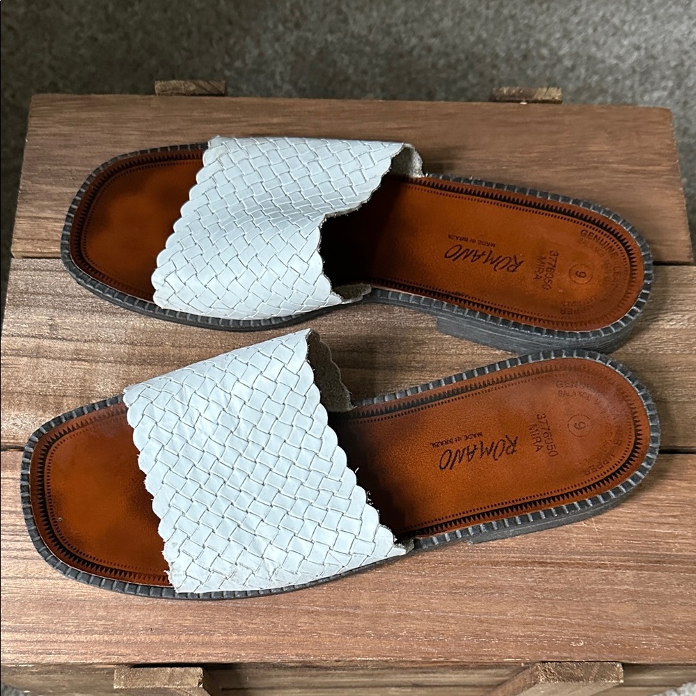 Romano Women's White Woven Slide Sandals Size 9 EUC made in Brazil